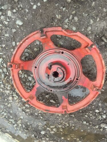 Farmall SM Tractor IH rear cast wheel hub center 6325DE Super M