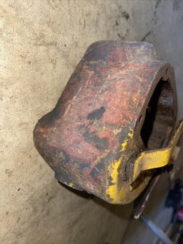 Farmall International 414 governor housing