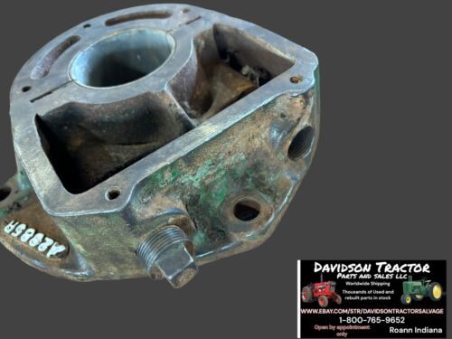 USED JOHN DEERE A TRACTOR L.H. MAIN BEARING HOUSING  A2885R
