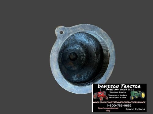 John Deere unstyled D hub cap D327R
