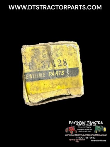 Genuine John Deere R37428 Steering Housing Valve Seat NOS 440B 440 440A 540 540A