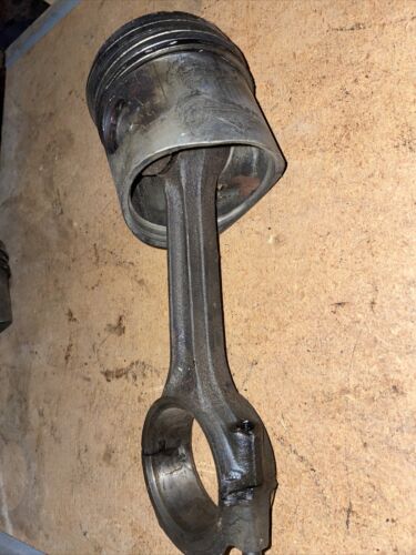 International Piston/Connecting Rod Assy-engine 318377R2 D282