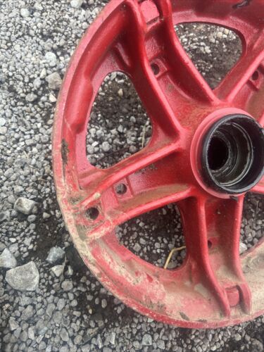 IHC W-400 International Tractor Front Hub 363229-R1