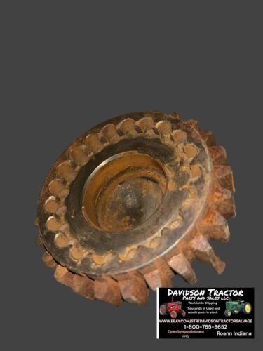 John Deere B1874R Transmission Input Gear for a B Tractor