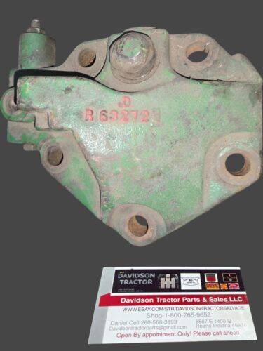USED JOHN DEERE R63272 ROCKSHAFT PISTON COVER 4240 TRACTOR