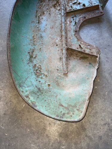 USED JOHN DEERE LA TRACTOR RH FENDER AL2772R