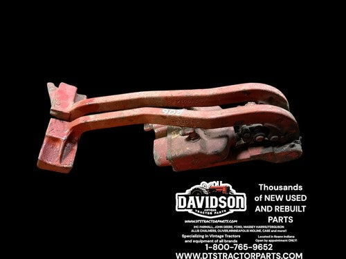 International Farmall IHC 806 Tractor brake pedals W/valve 380014R1 380015R1
