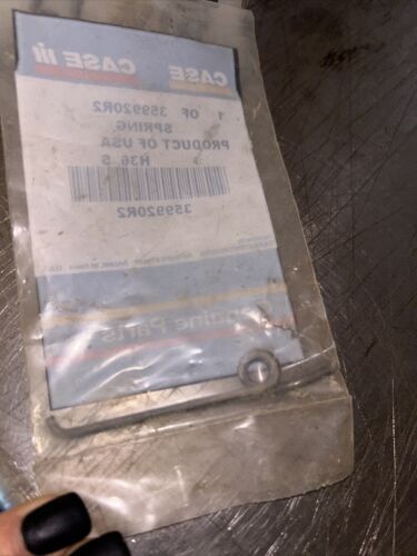 NOS 359920R2 Torque Amplifier Handle Spring Fits International