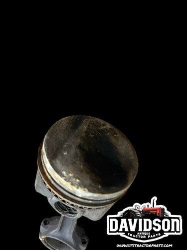 International 504 C-153 Gas Piston W/connecting Rod Antique Tractor