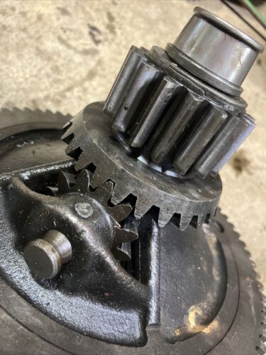 John Deere B tractor ORIGINAL JD B181R transmission pinion drive assembly
