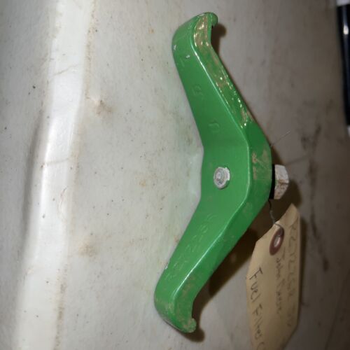 John Deere 27225R Fuel Filter Clamp (#104