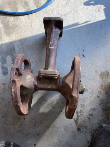 Farmall IH C tractor main front end pedestal & hubs & cap hub cap