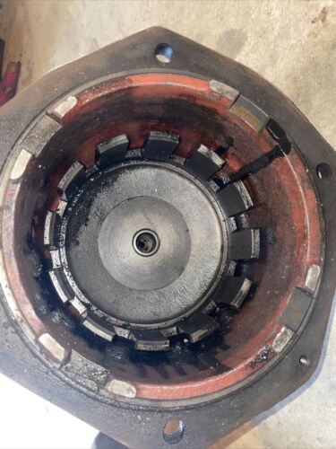 IH Farmall 560 PTO Carrier housing W/Shaft 373549-R1