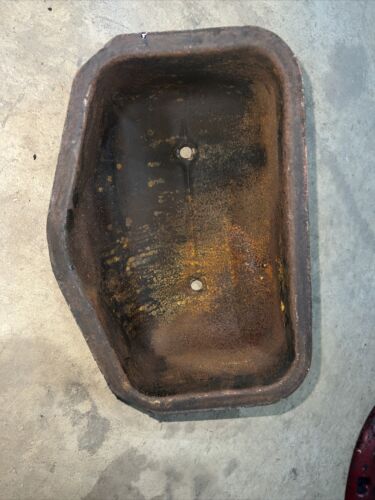 JOHN DEERE B TRACTOR VALVE COVER B JD part