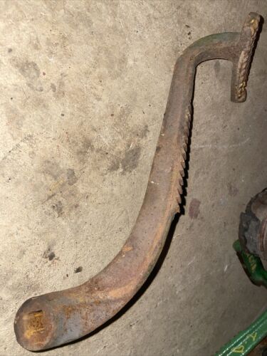 USED JOHN DEERE B TRACTOR RH BRAKE PEDAL B236R