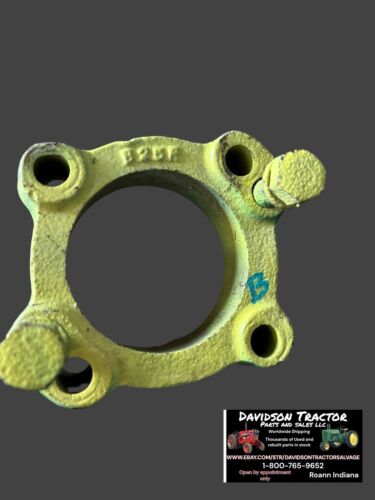 John Deere Unstyled B Original Wheel Hub Clamp Part# B25R Antique Tractor