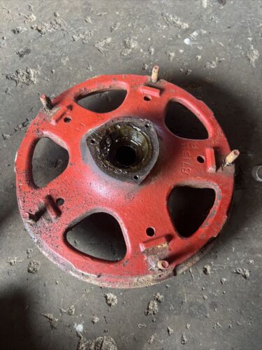 IHC W-9 WD9 McCormick Tractor Front Hub 8713 DA Antique Tractor