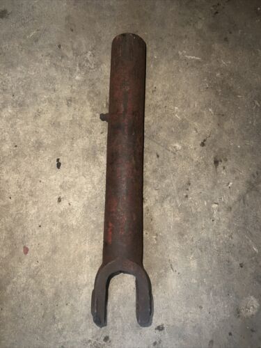 IHC Farmall 300-560 Fast Hitch Lift Arm Housing 522819R1
