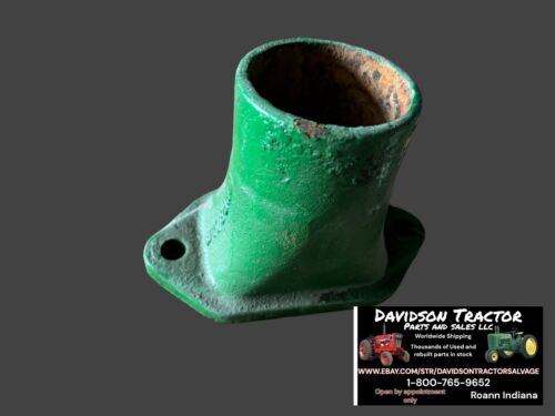 John Deere B Lower water casting B1798R