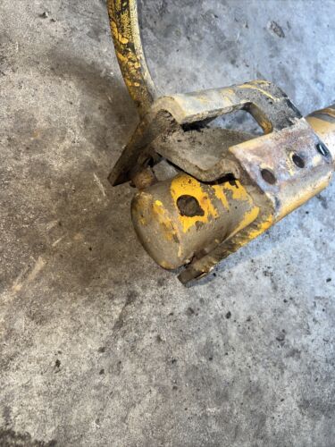International Cub 154 185low boy IH Tractor Orgnl hydraulic lift cylinder & hose