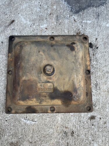 IH 444 B414 rear end cover plate 751127R1
