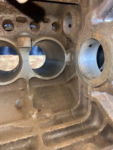 FARMALL SUPER H CYLINDER BLOCK 358067R1 C-169 Antique Tractor