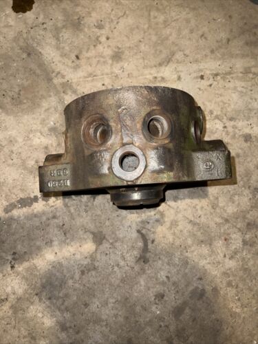 R26098R Hydraulic Pump Housing Antique Tractor