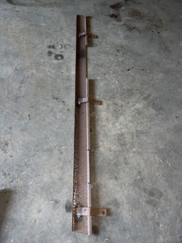 International 364 354 Tractor Under hood skirt Right