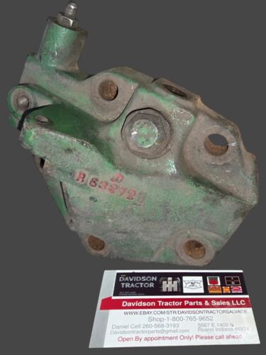 USED JOHN DEERE R63272 ROCKSHAFT PISTON COVER 4240 TRACTOR