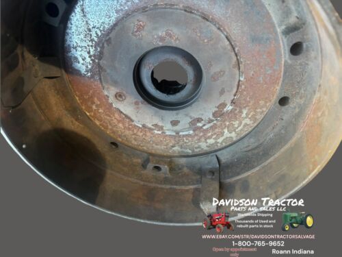 USED JOHN DEERE A TRACTOR BELT PULLEY CLUTCH ASSEMBLY A1864R
