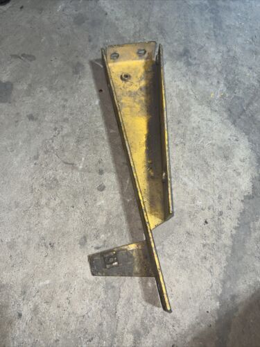 IHC Farmall Cub Low Boy 154 bracket Antique Tractor