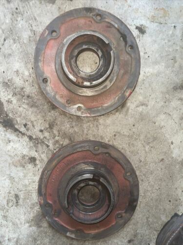 International 300 350 Utility tractor IH inner brake drive gear holder Mount