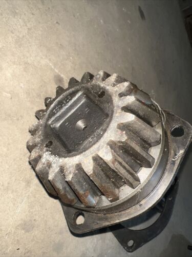 57270-DA IHC Farmall M Main Transmission Shaft/Pinion Antique Tractor