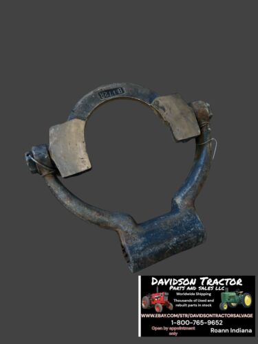 USED B171R & B172R John Deere Unstyled B Tractor Fork & Clutch Collar Assembly