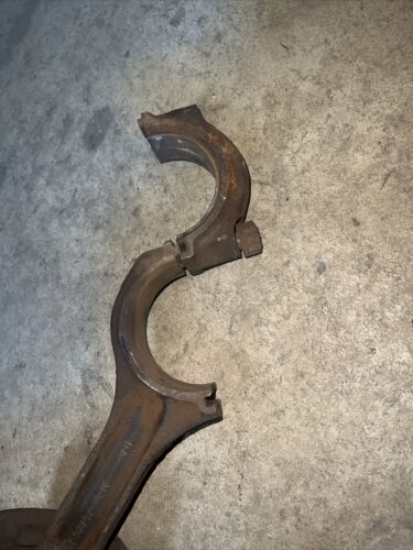 INTERNATIONAL DT414,DT436,DT466 USED TRACTOR PISTON W/CONNECTING ROD 688922C1