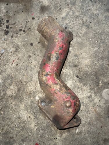 FARMALL Cub Lower Water Pipe