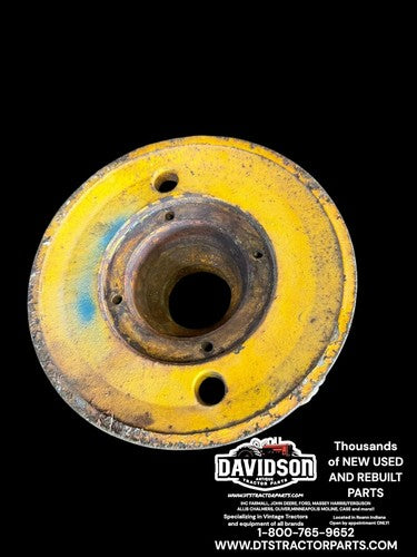 International 584 D206 Engine Crankshaft Pulley  3138838R2 Antique Tractor