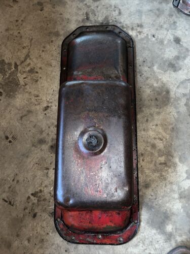 International Farmall 806 IH tractor ORIGNAL 301 gas motor oil pan w/ drain plug