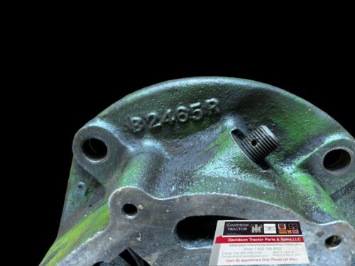 JOHN DEERE LATE B. L.H. CRANKSHAFT MAIN BEARING HOUSING B2465R.