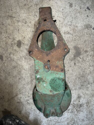 John Deere MT Right or left fender bracket M984T