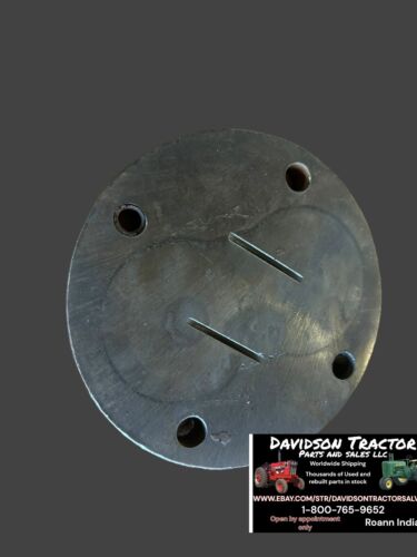 USED JOHN DEERE TRACTOR ENGINE OIL PUMP BOTTOM GEAR COVER PLATE B247R