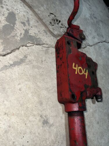 IH Farmall 404 Hydraulic valve W/Handle 378029-R1