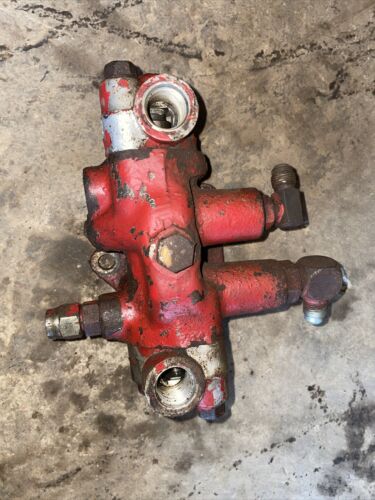 International 444 IH tractor hydraulic control flow valve to powersteering steer