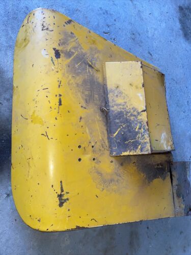IH 444 Single fender antique tractor