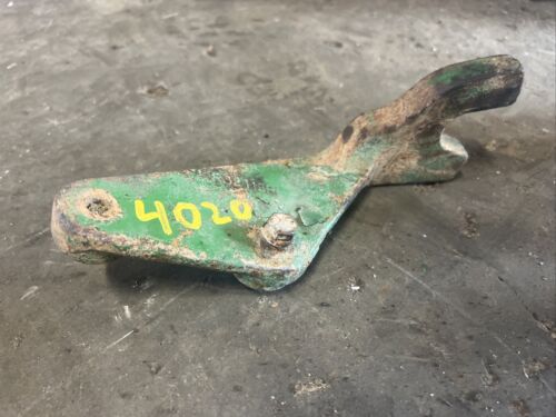 R32118R Cylinder Hanger John Deere 4020 Tractor