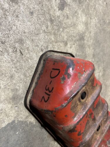 IH FARMALL   666, 686, HYDRO 70 WITH D-312 ENGINE, VALVE COVER