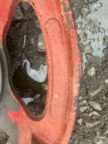 Farmall SM Tractor IH rear cast wheel hub center 6325DE Super M