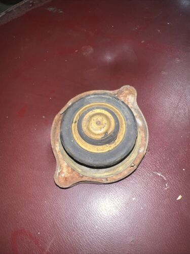 IHC Farmall A B C H M Supers 300 350 400 450 240 340 Radiator Cap