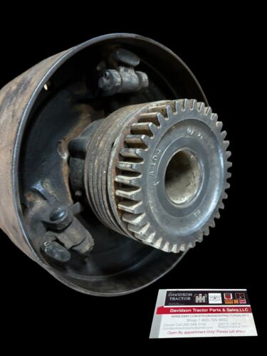 USED JOHN DEERE A TRACTOR BELT PULLEY CLUTCH ASSEMBLY A1864R