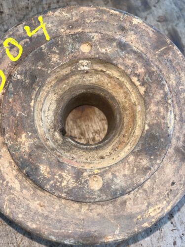 International 504 diesel Utility Tractor engine motor crankshaft crank pulley